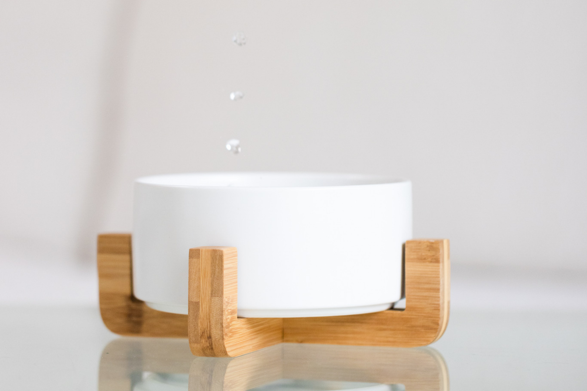 Keramik Schalen mit Holzständern